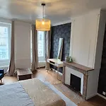 Belle Maison De *